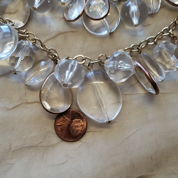 Vintage Beautiful Elegant Crystal Statement Necklace. - Picture 8 of 9